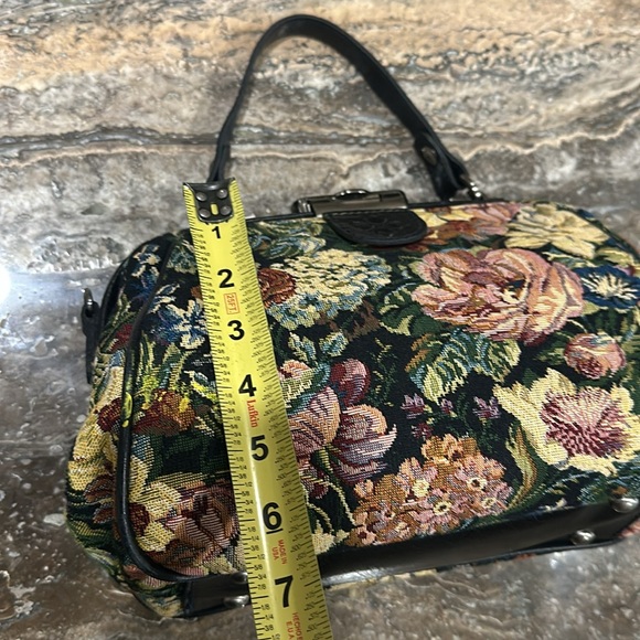 Patricia Nash Tapestry handbag in Like New Condition - Picture 3 of 9